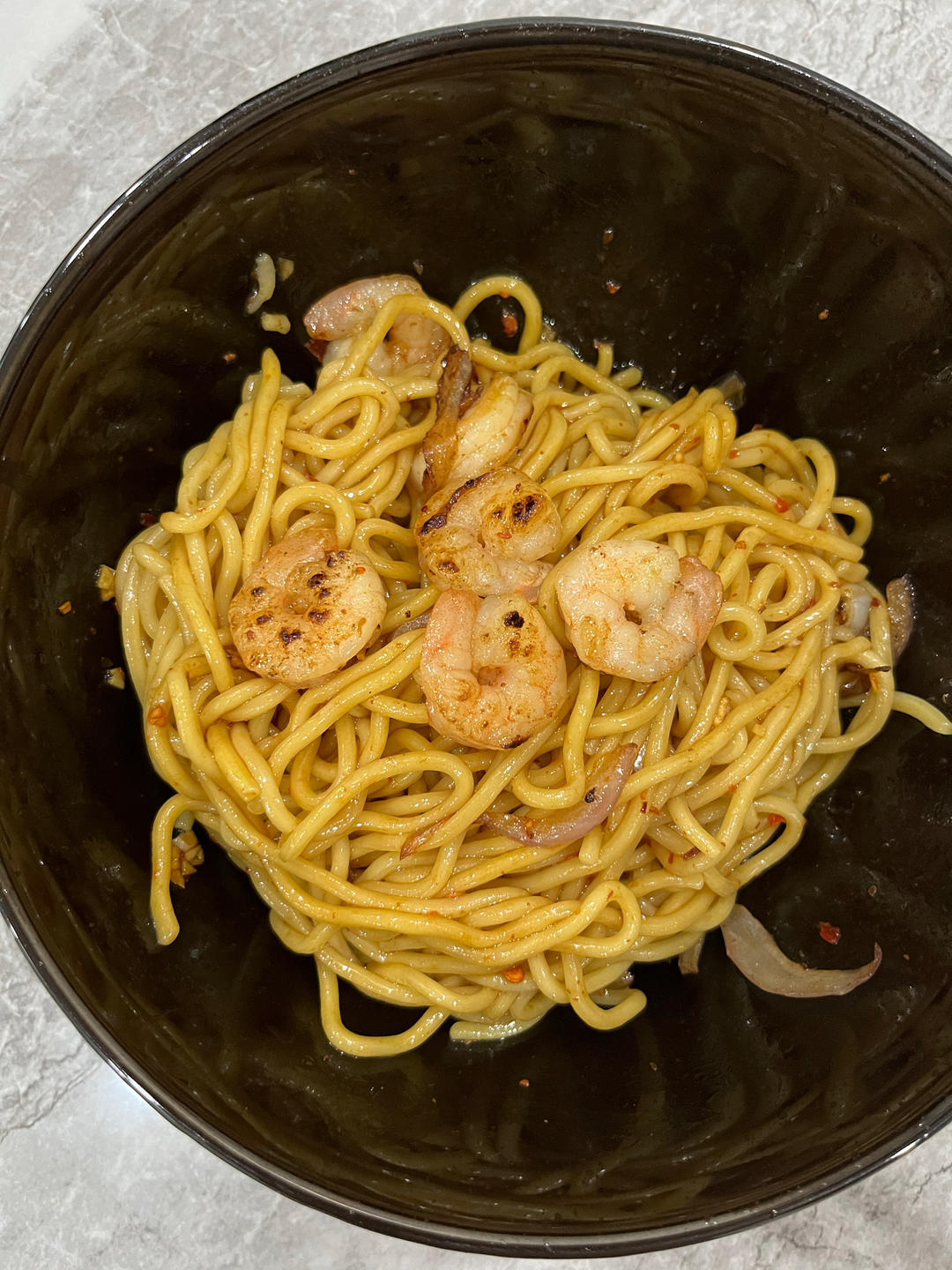 香到磕头的超简单虾仁葱油拌面！