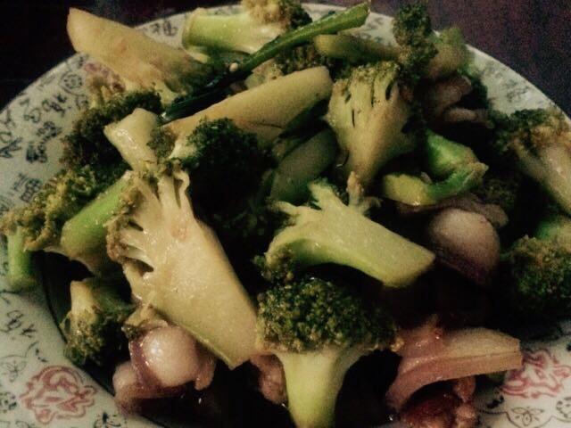 西兰花炒肉片的做法