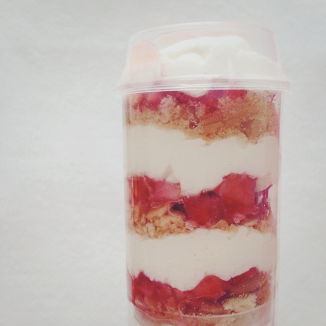 椰奶酒香草莓芝士杯（超快手呱呱杯）