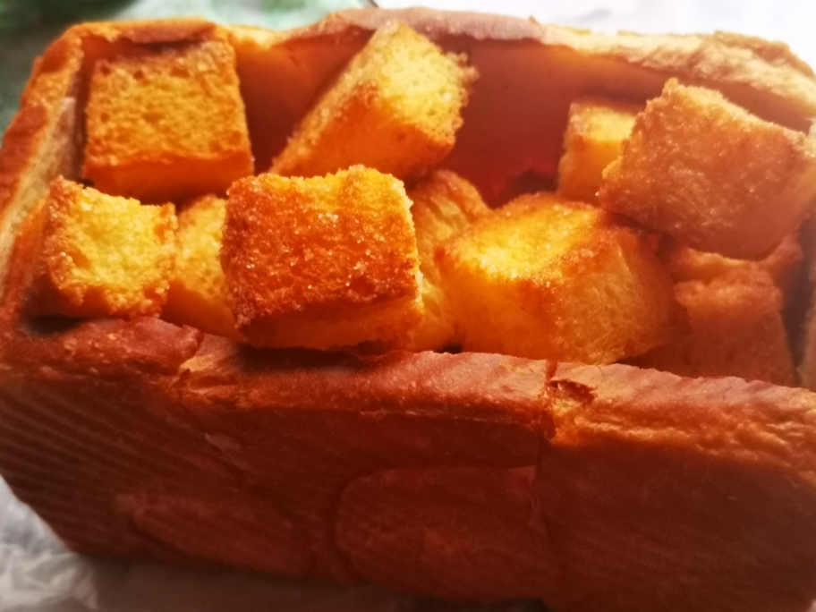 酥脆好吃的黄油烤面包块的做法