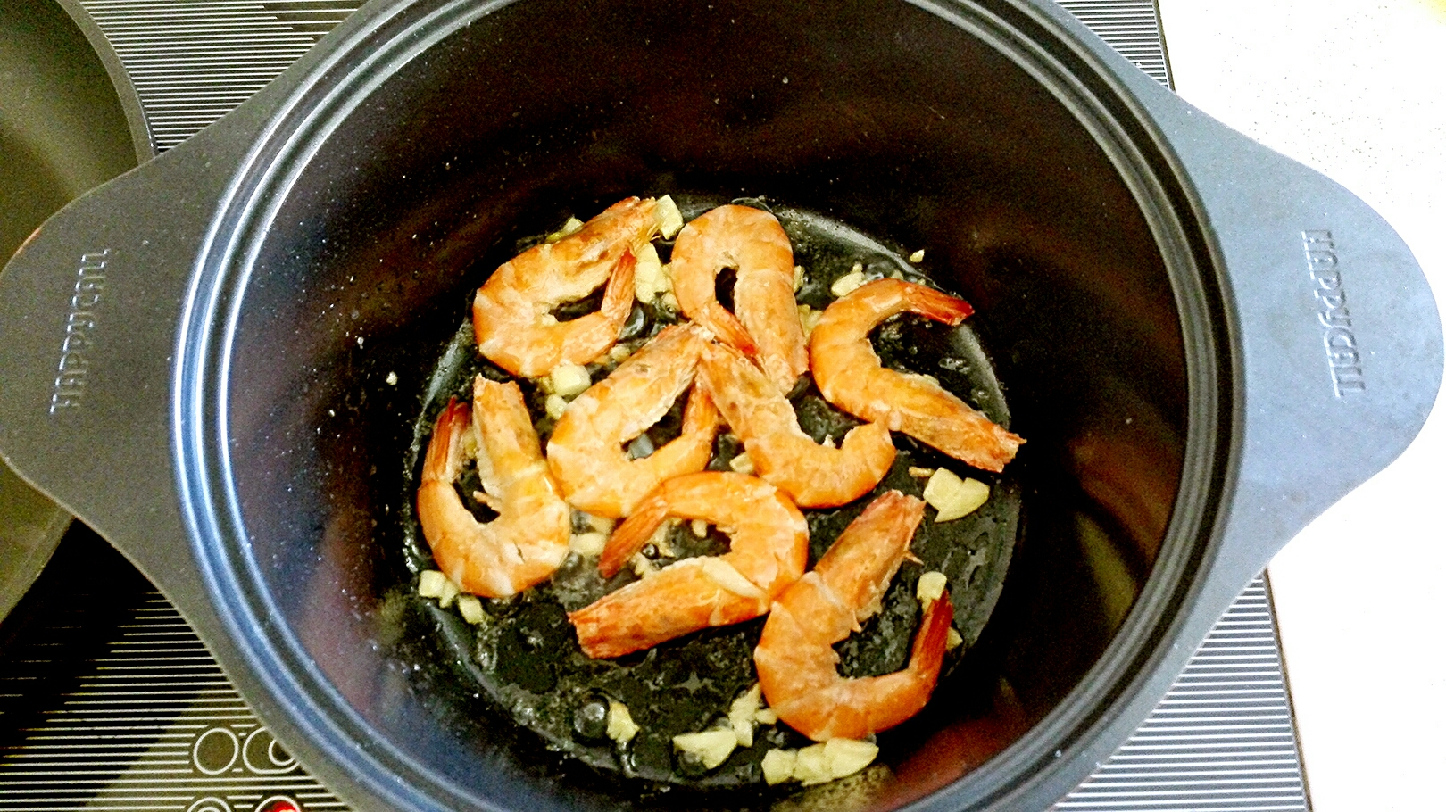简单又不失美味的萝卜丝虾汤的做法 步骤4