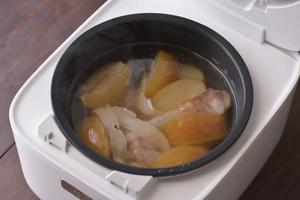 苹果玉竹排骨汤的做法 步骤6