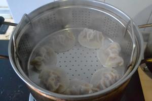 超简单蒸速冻饺子的做法 步骤3