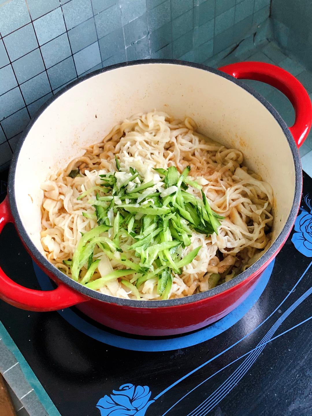 是妈妈的味道！豆角焖面的做法