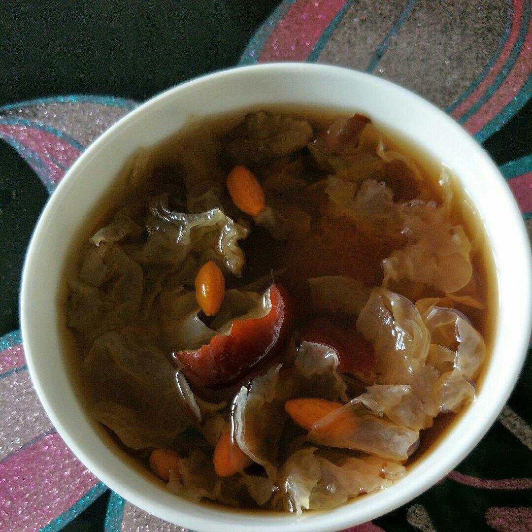红枣银耳汤