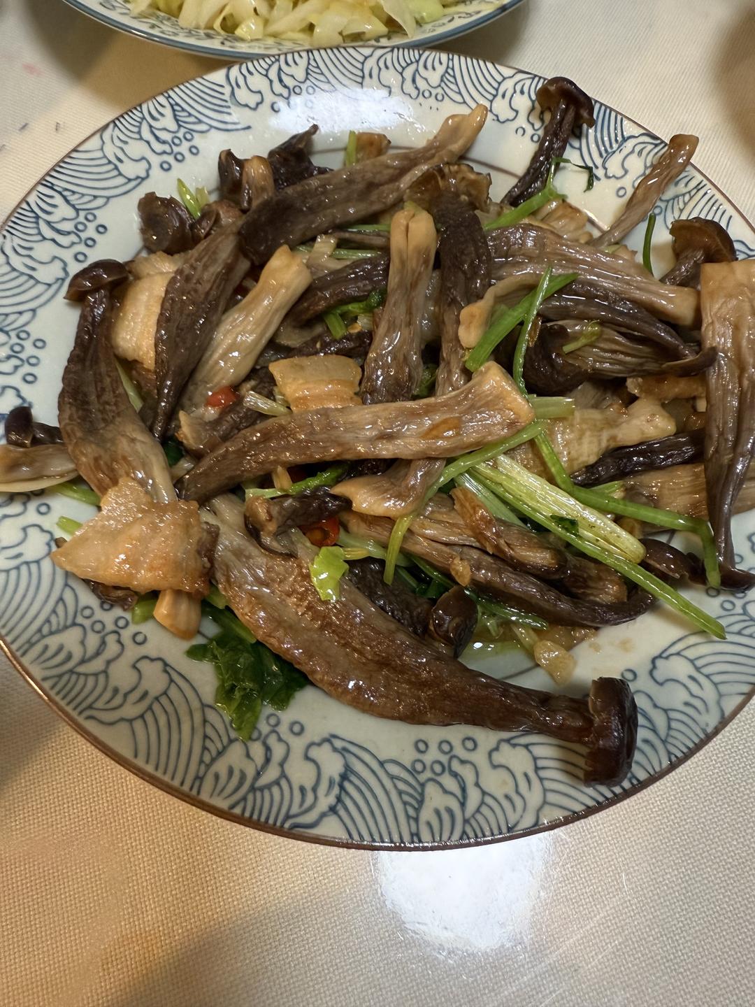 鹿茸菇这样做爽脆又鲜美