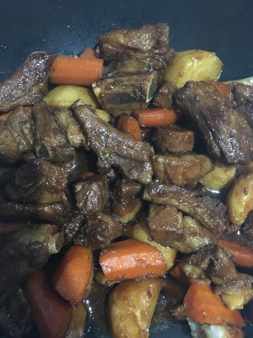 土豆炖排骨