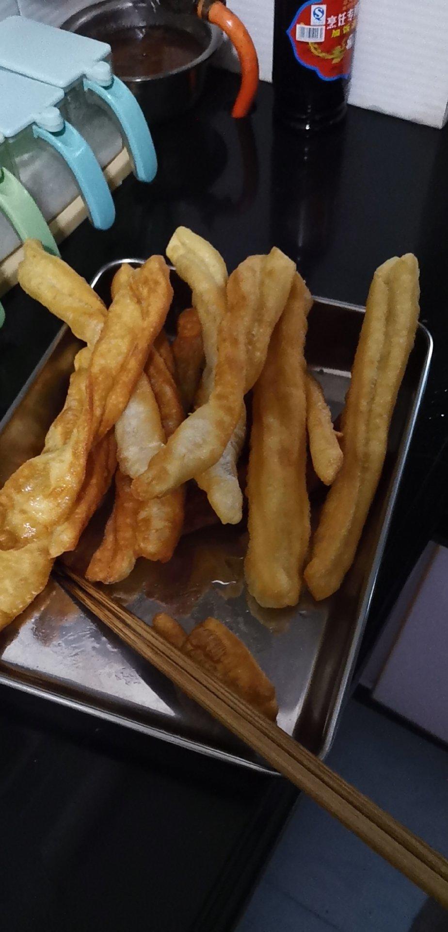 （视频菜谱）自制蓬松 炸油条