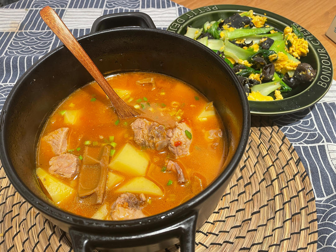 番茄土豆玉米排骨汤