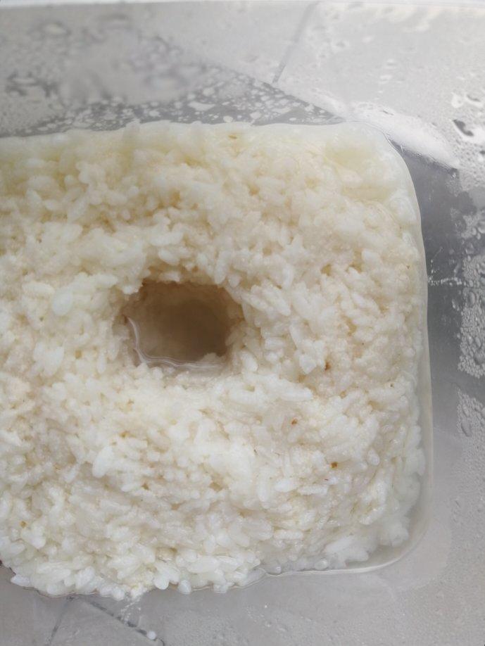 电饭锅煮糯米做酒酿，米酒