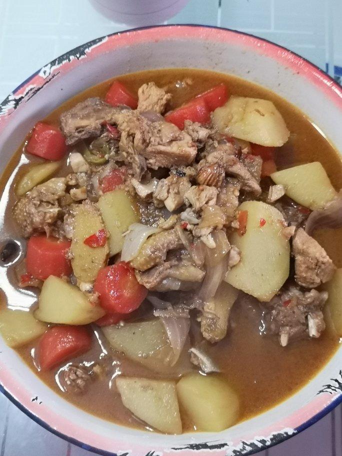 土豆炖鸡块