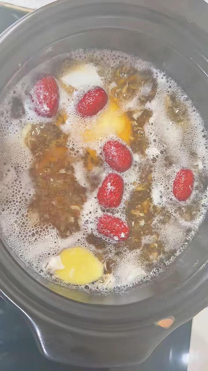 红枣姜片鸡蛋红糖水