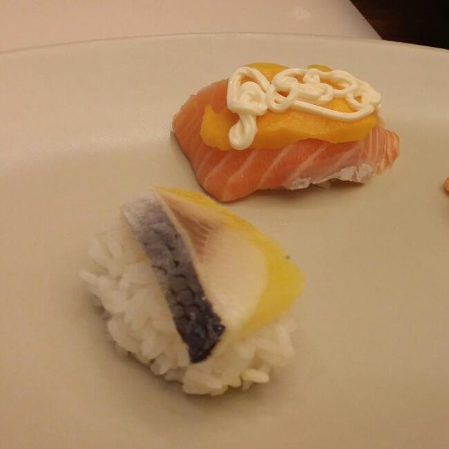 香芒三文鱼寿司，希鲮鱼寿司