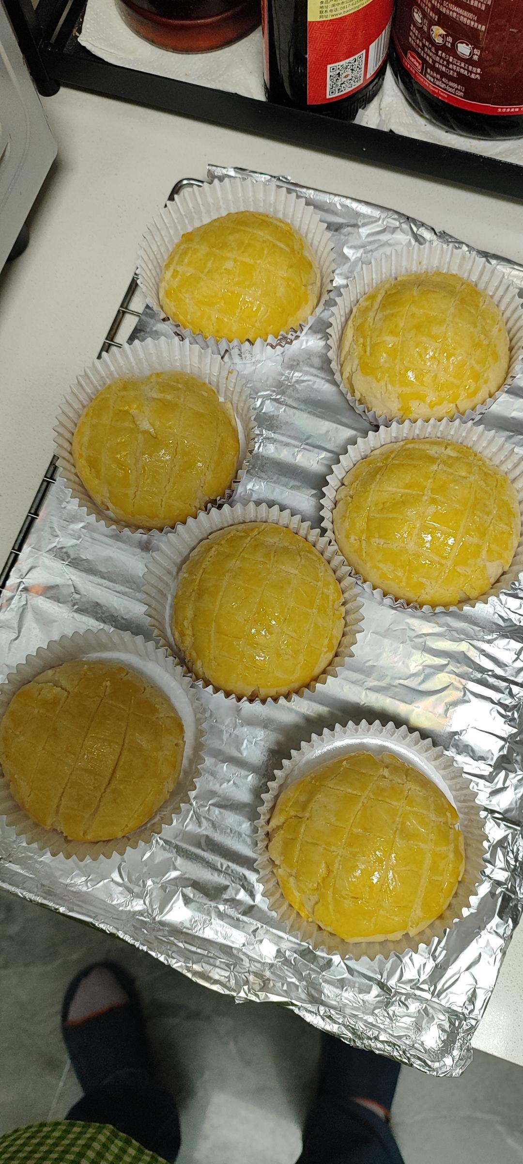 好吃到炸裂的港式菠萝包（附带制作酥皮的小视频）