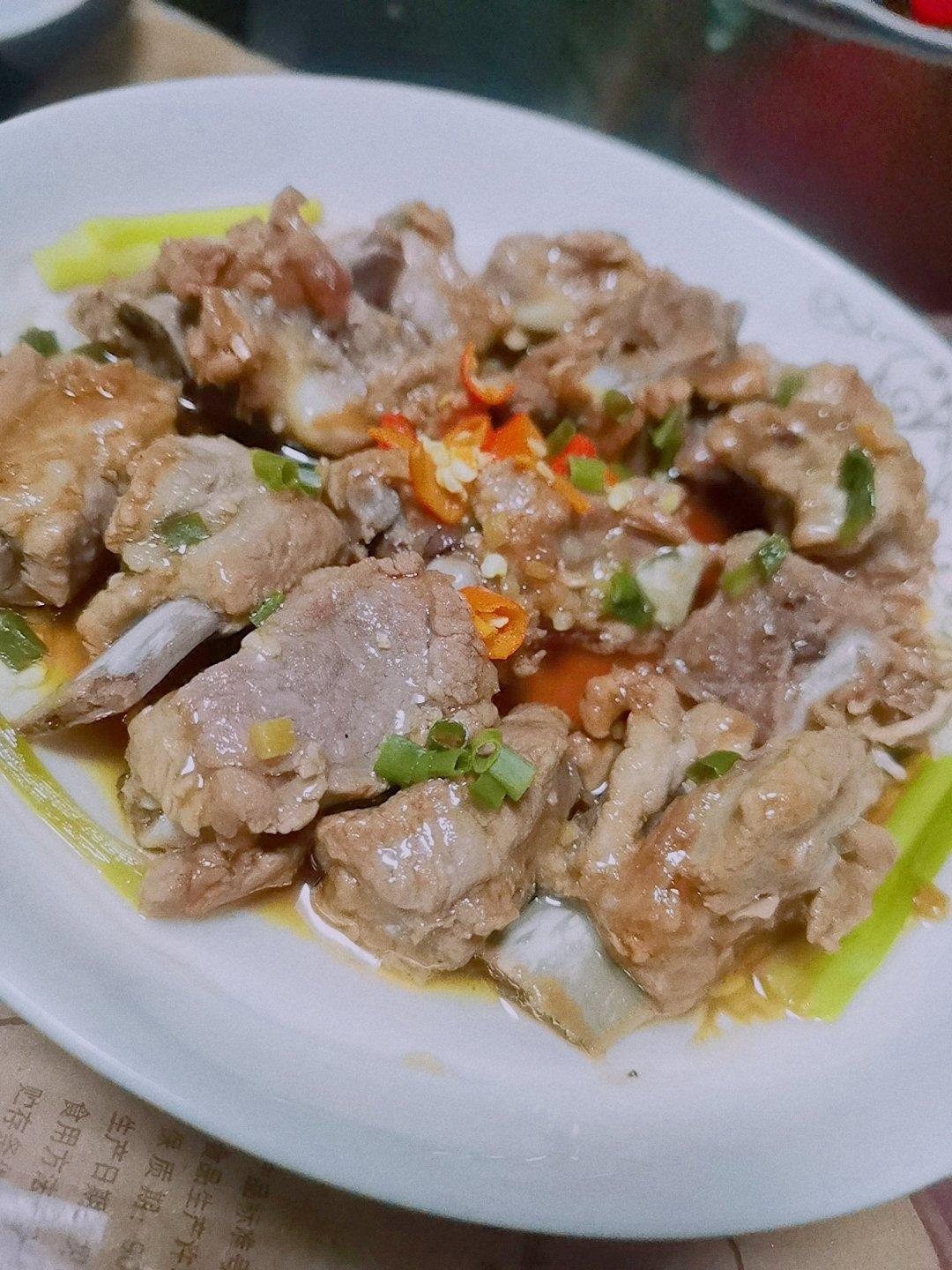 排骨怎么蒸才嫩？第一步先焯水就错了，记住这个窍门排骨嫩滑多汁