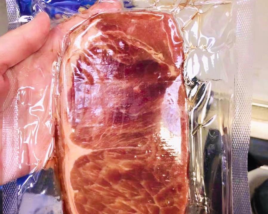 【正大钱食谱】藕带泡椒炒牛肉粒的做法 步骤3