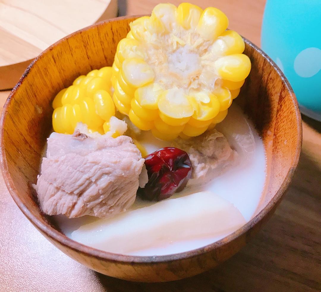 清淡营养的排骨山药玉米汤