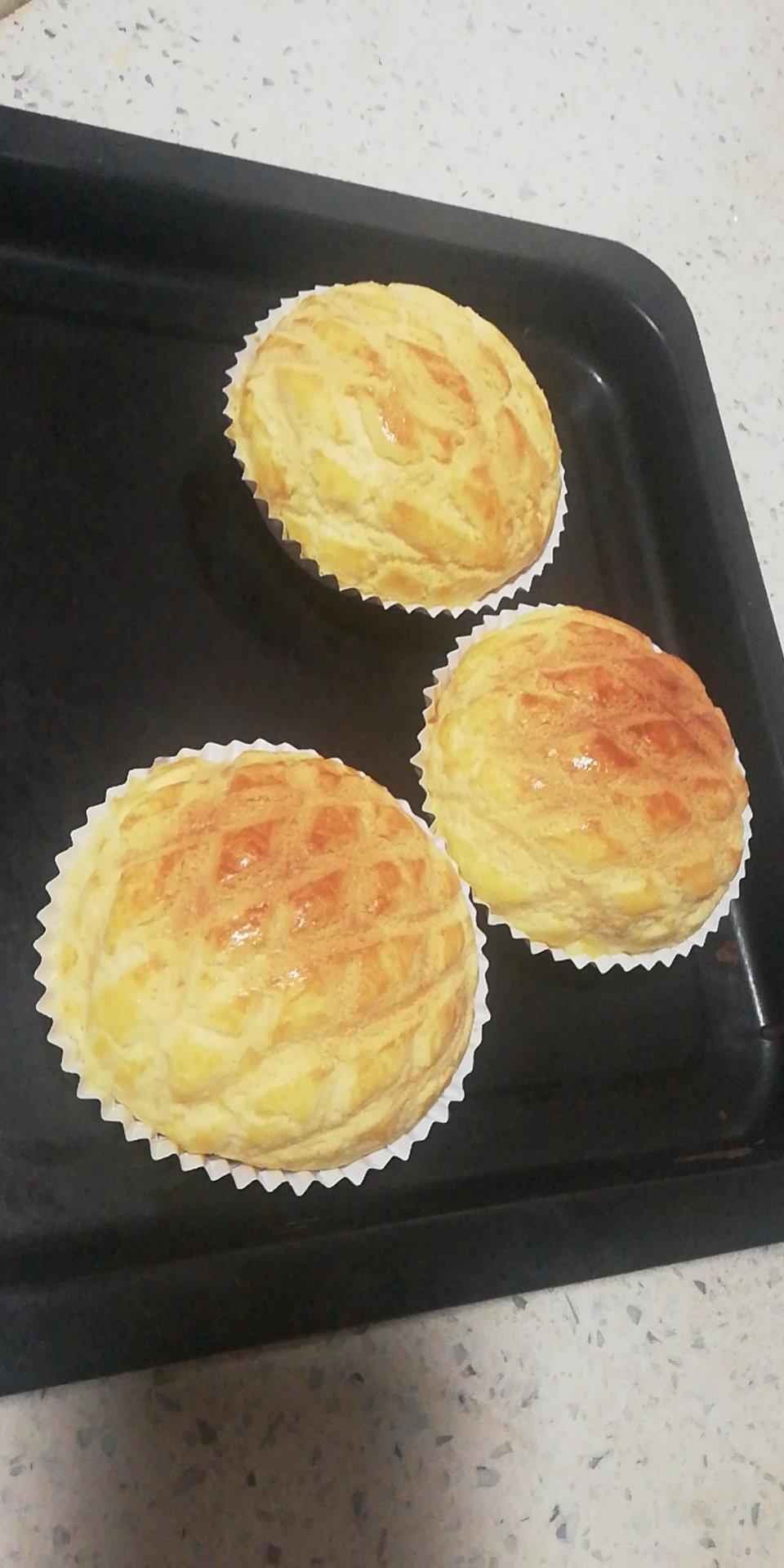 好吃到炸裂的港式菠萝包（附带制作酥皮的小视频）