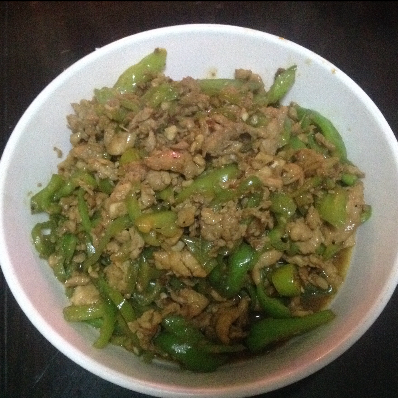 把鸡肉炒的嫩嫩的：青椒溜鸡片
