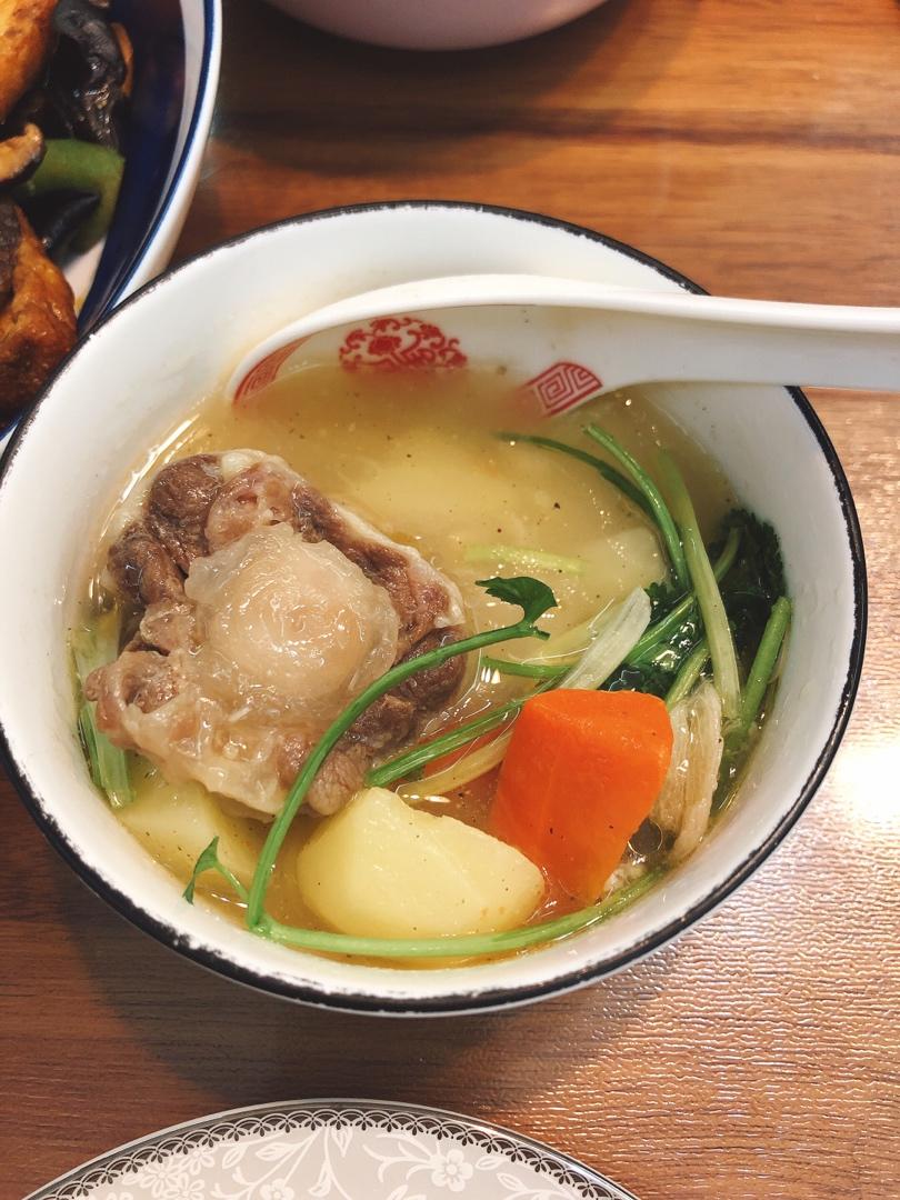 韩式清炖牛尾汤