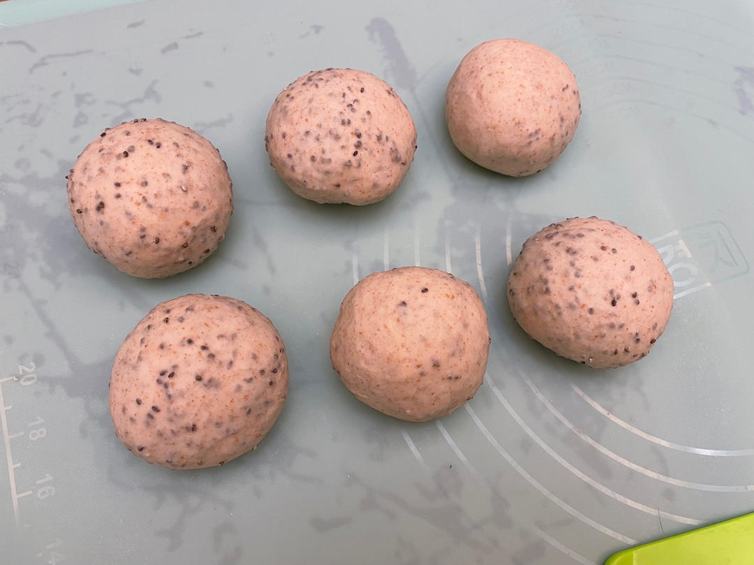 黑芝麻全麦贝果