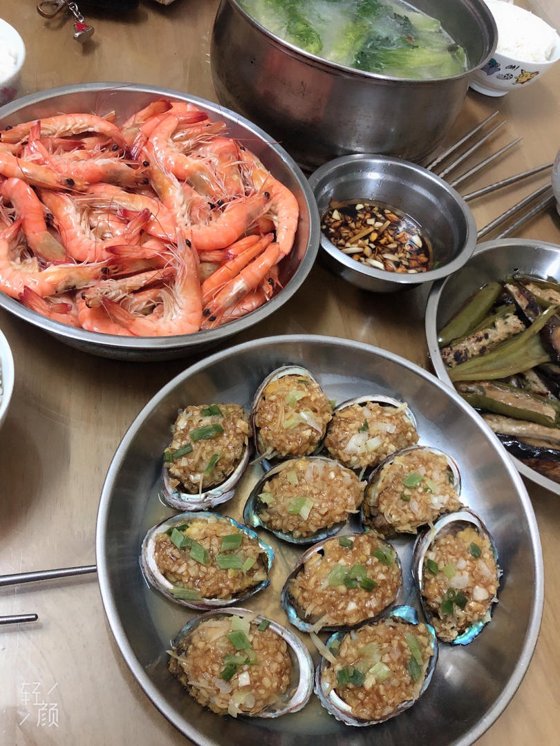 蒜蓉粉丝蒸鲍鱼