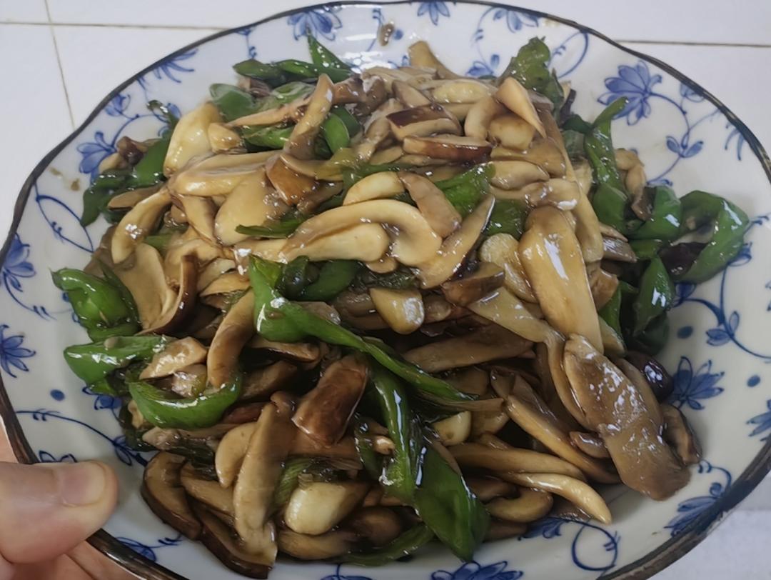 爆炒赤松茸