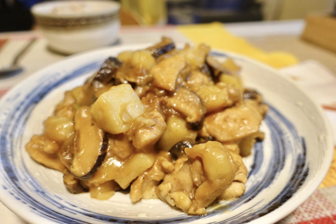 红烧土豆炖鸡块（鸡腿）