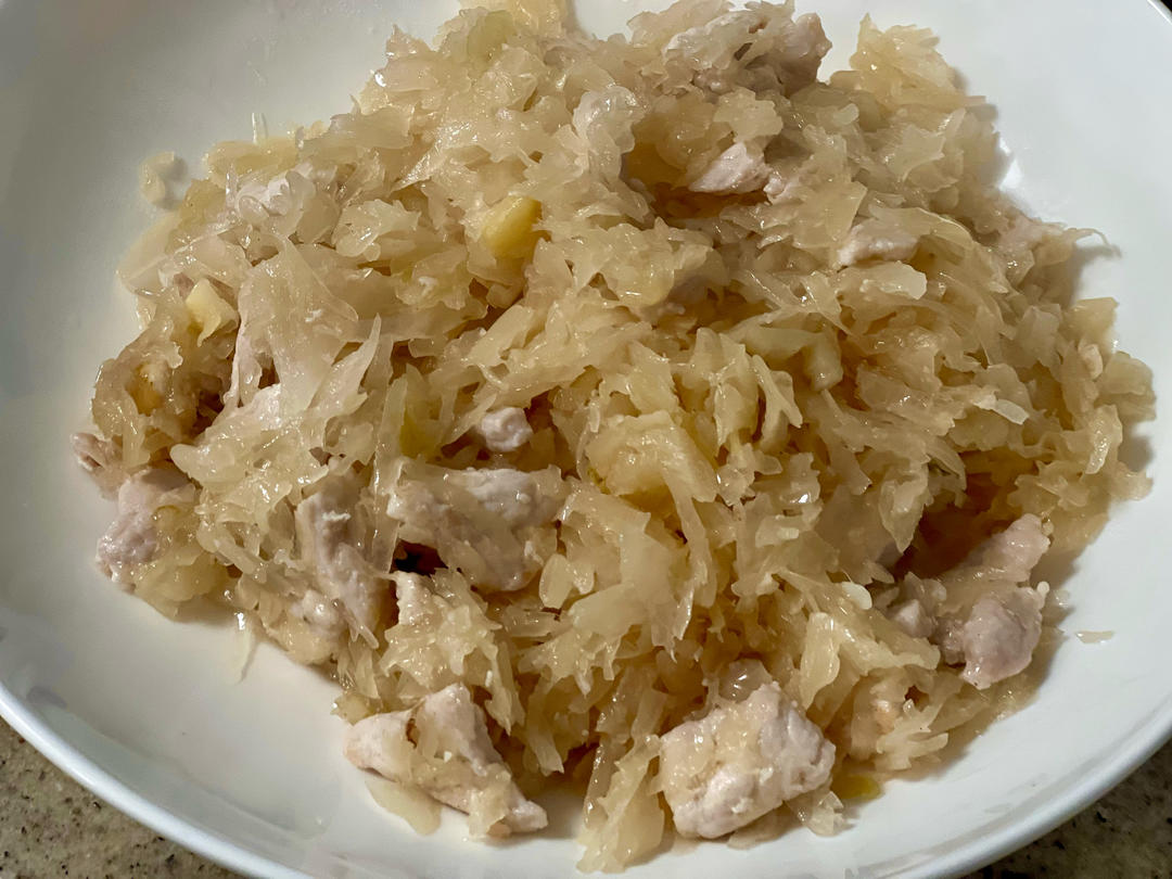 五花肉炖酸菜【最爱妈妈菜】