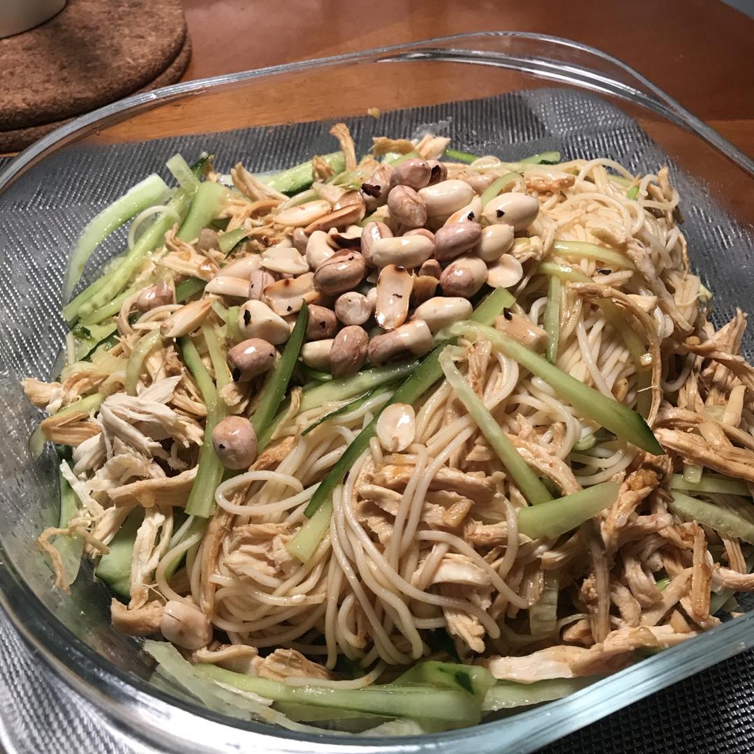 🥒鸡丝凉面