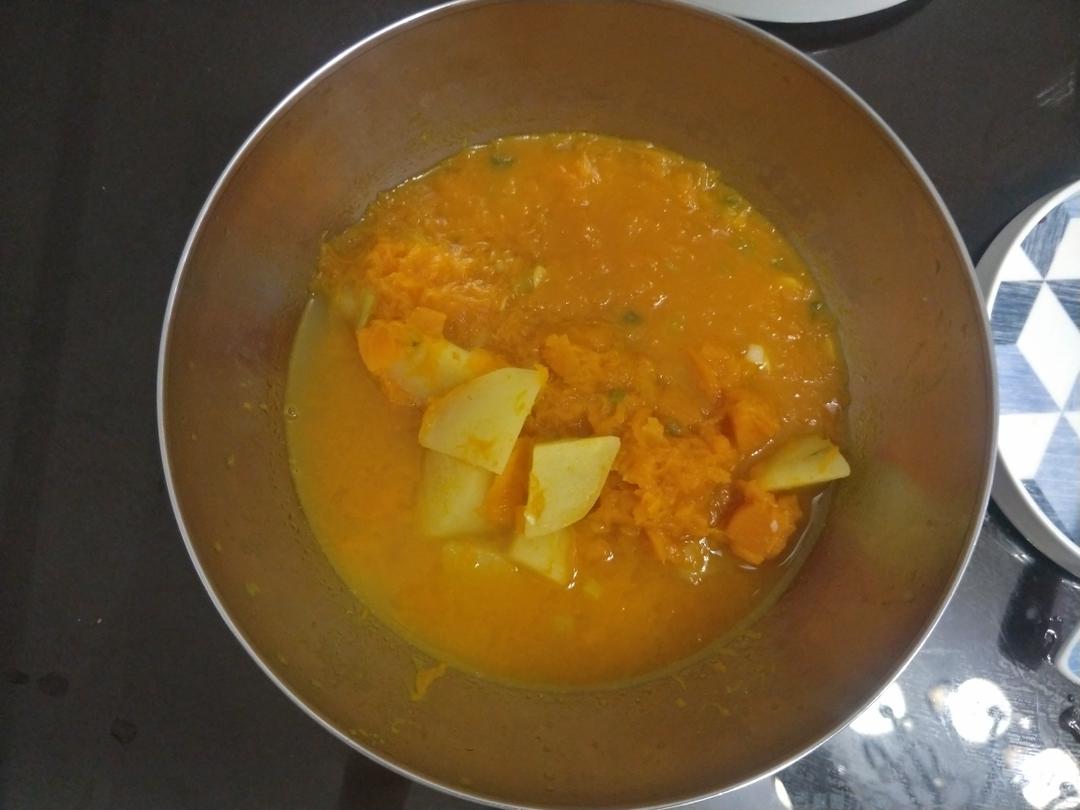 甜丝丝的南瓜土豆汤的做法