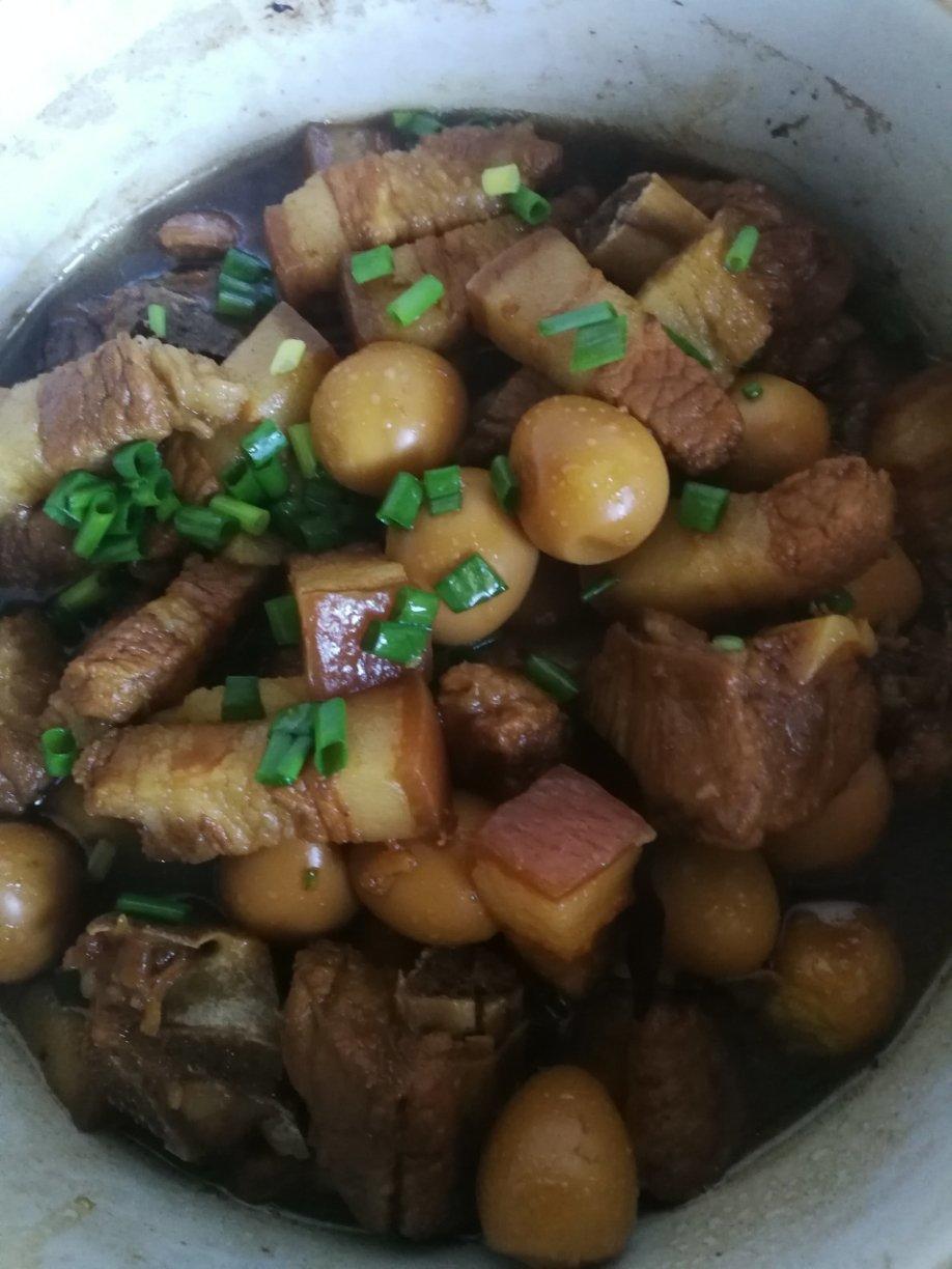不放油的红烧肉+鹌鹑蛋