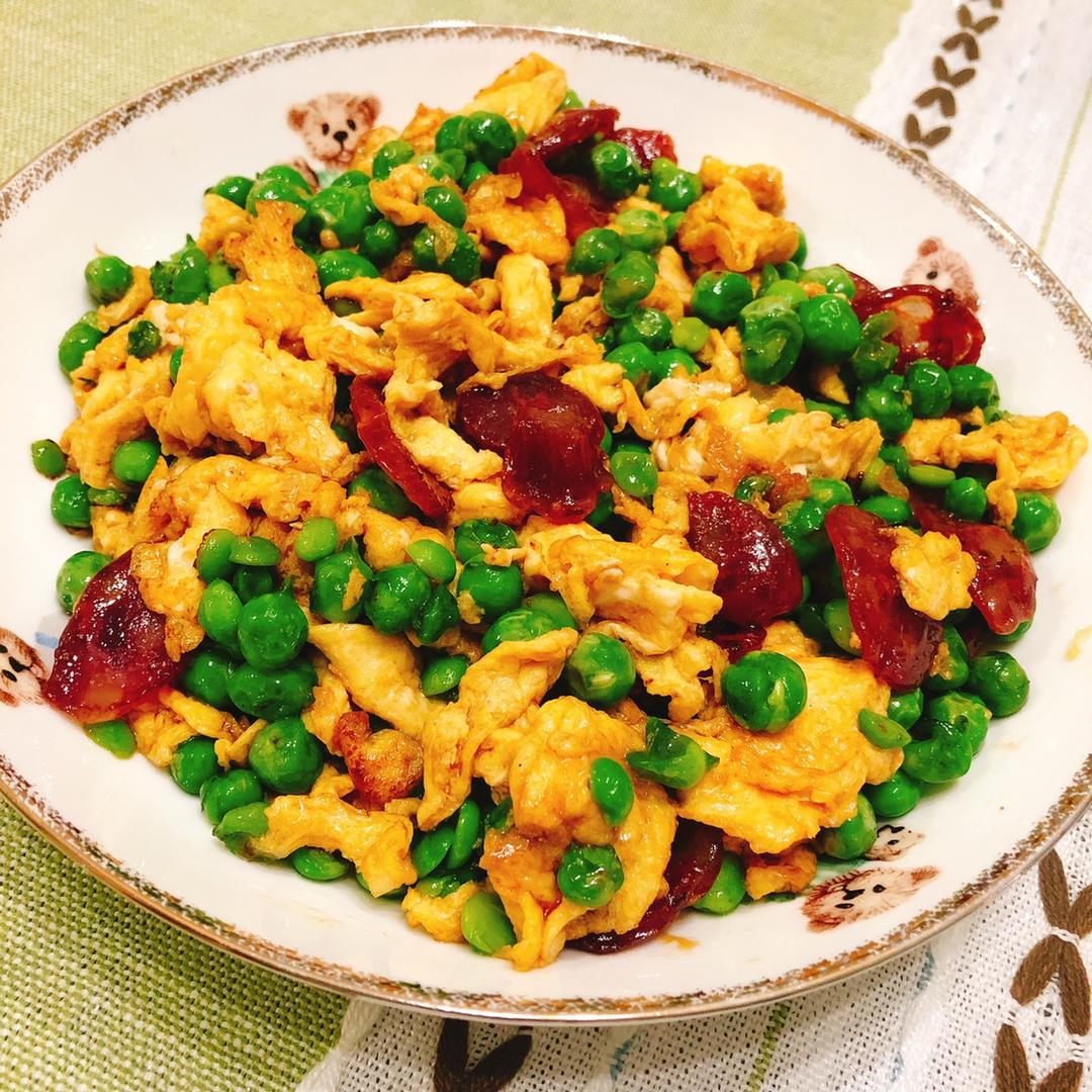 新鲜豌豆炒香肠