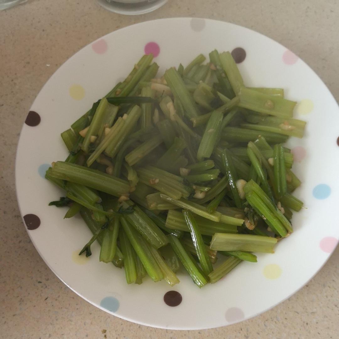 素炒芹菜