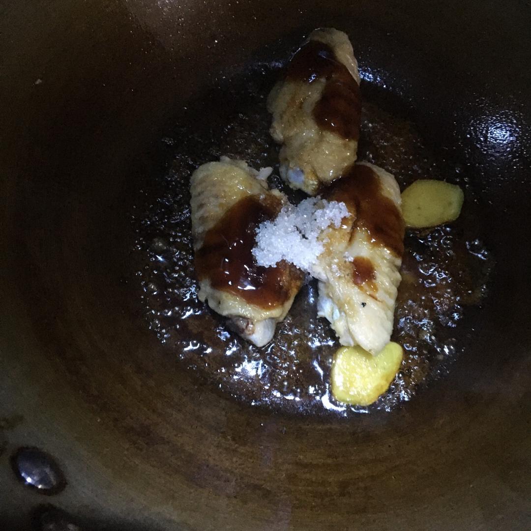 蒜香蚝油鸡翅中