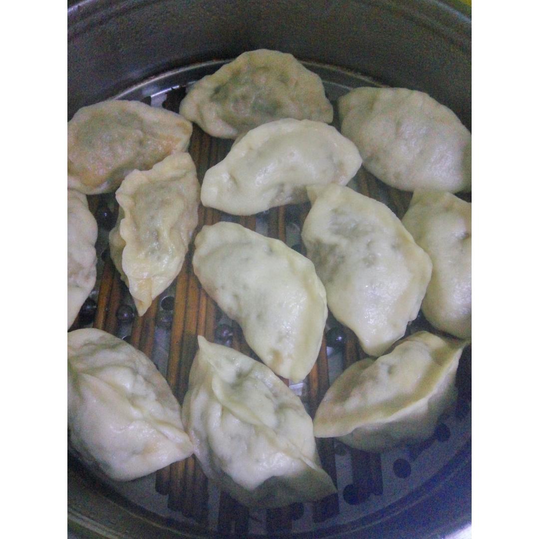 松软多汁的肉包子