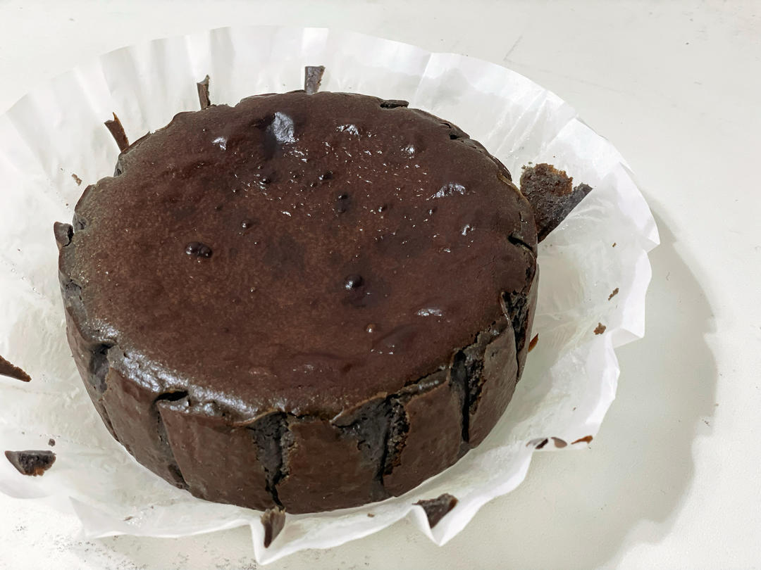 黑芝麻巴斯克蛋糕并不是黑芝麻酱加越多就越好！