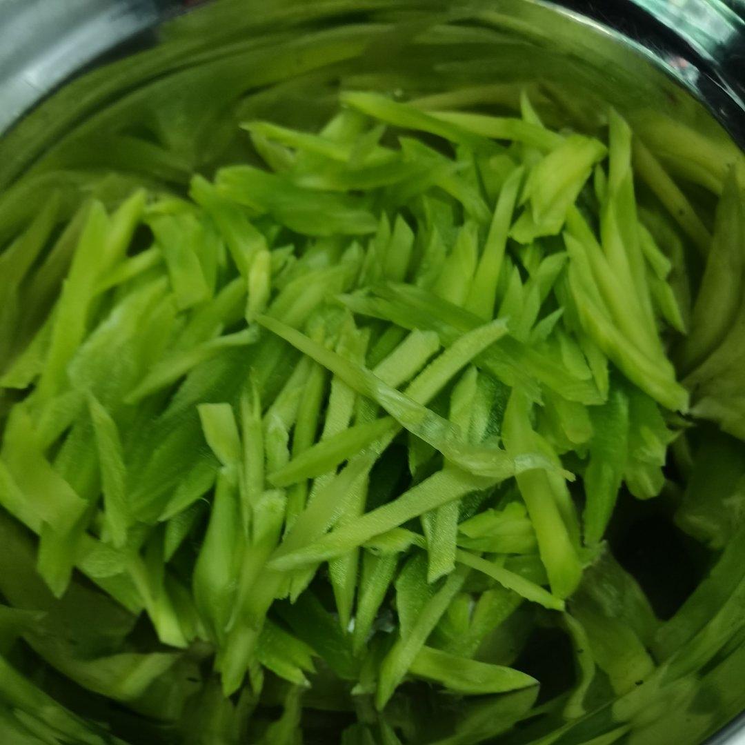 凉拌莴笋丝