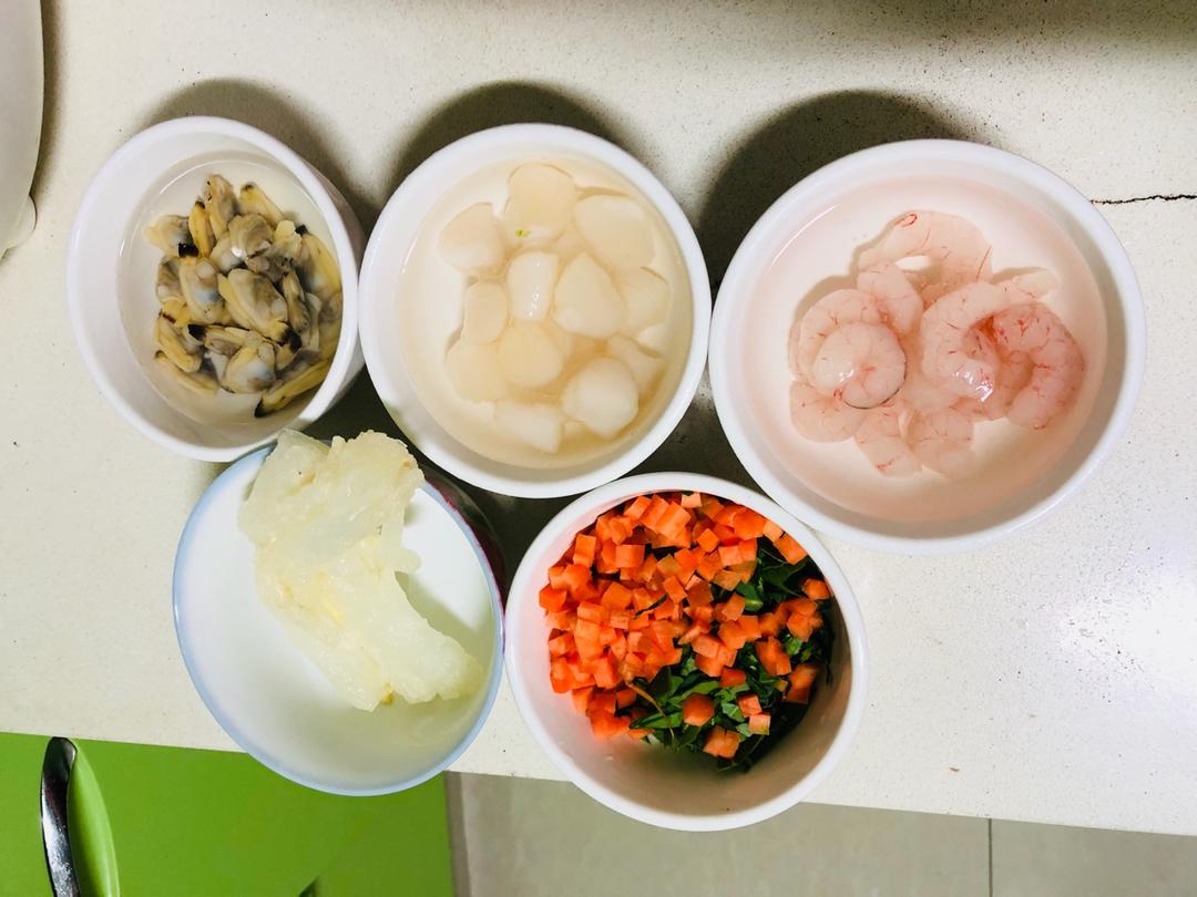 干贝蛤蜊海鲜粥