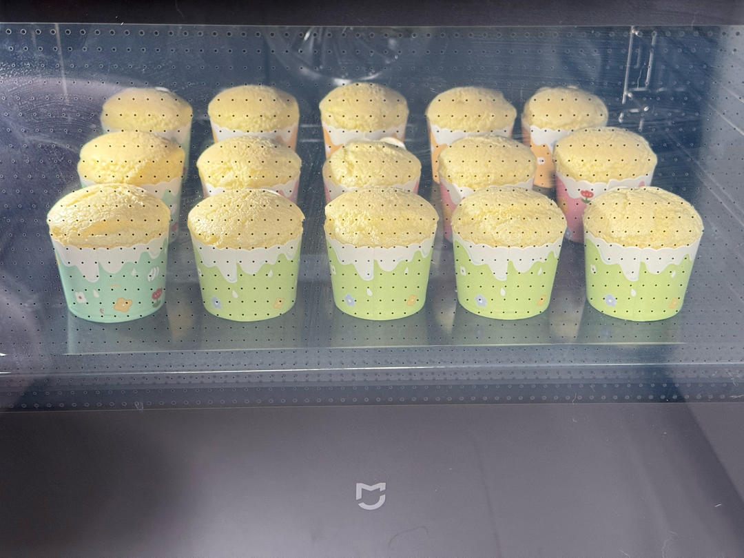 纸杯蛋糕 8寸戚风蛋糕的量