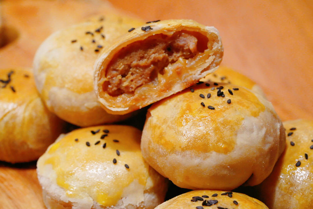 【鲜肉月饼】秋天的第一颗月饼，一口爆汁，酥香掉渣！