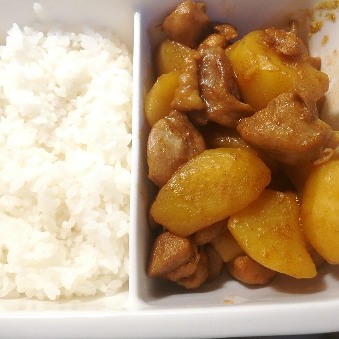 土豆炖鸡块