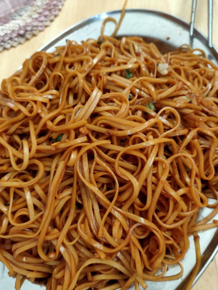 10分钟搞定的一碗葱油拌面