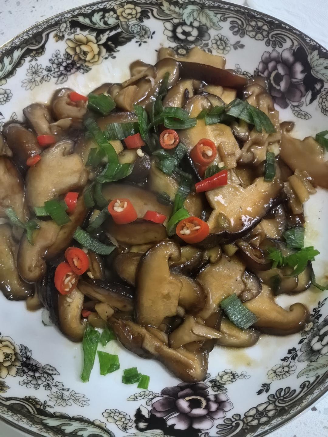 香菇这样炒比肉都好吃😋素炒香菇