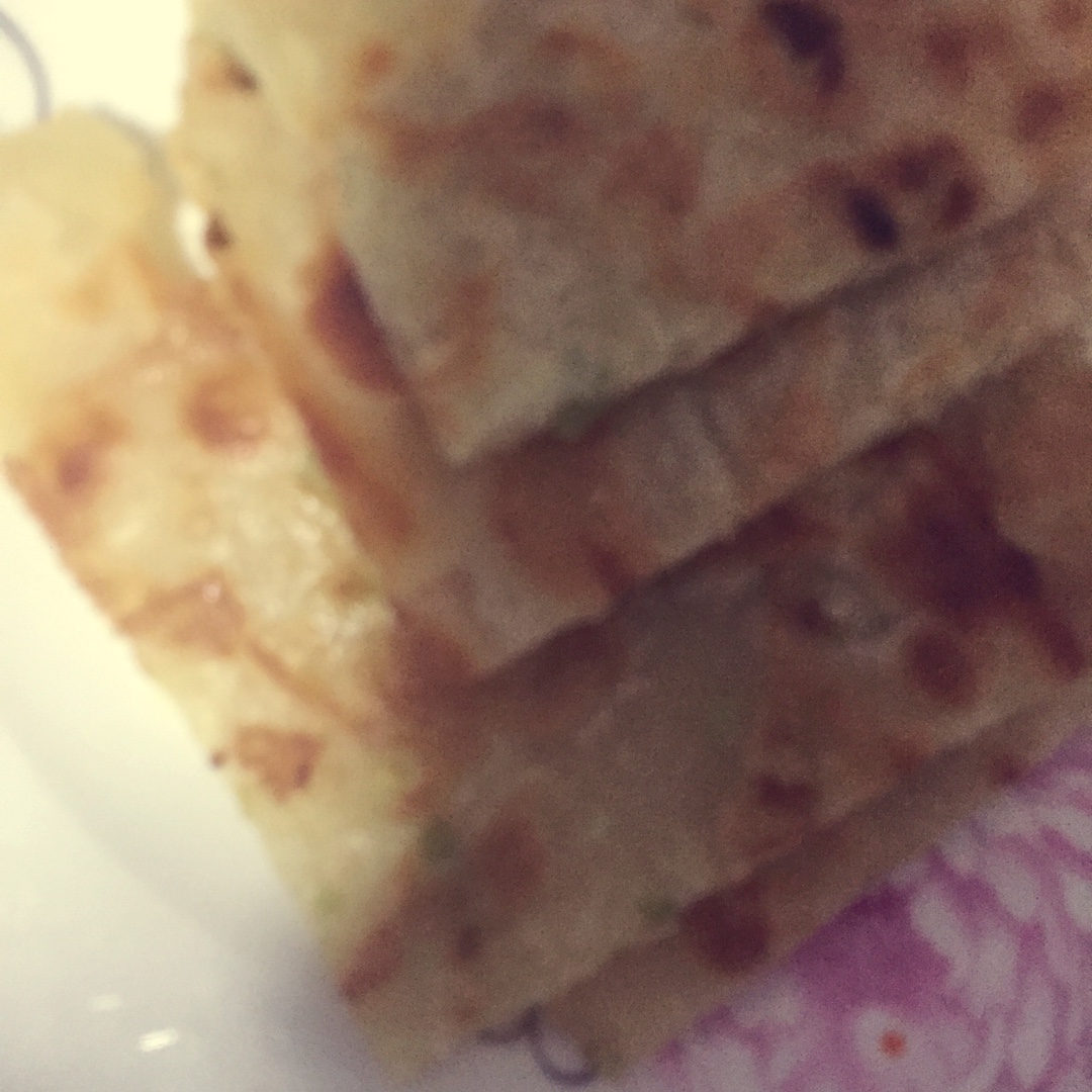 鸡蛋葱油饼                  （更新饼坯保存方法）