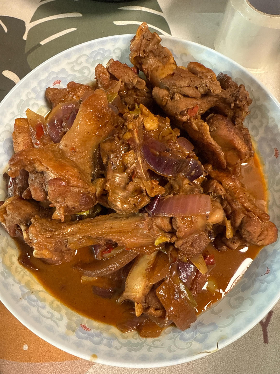 传统正宗的啤酒鸭配方和做法，鲜嫩香浓，只需炒千万不要焯水