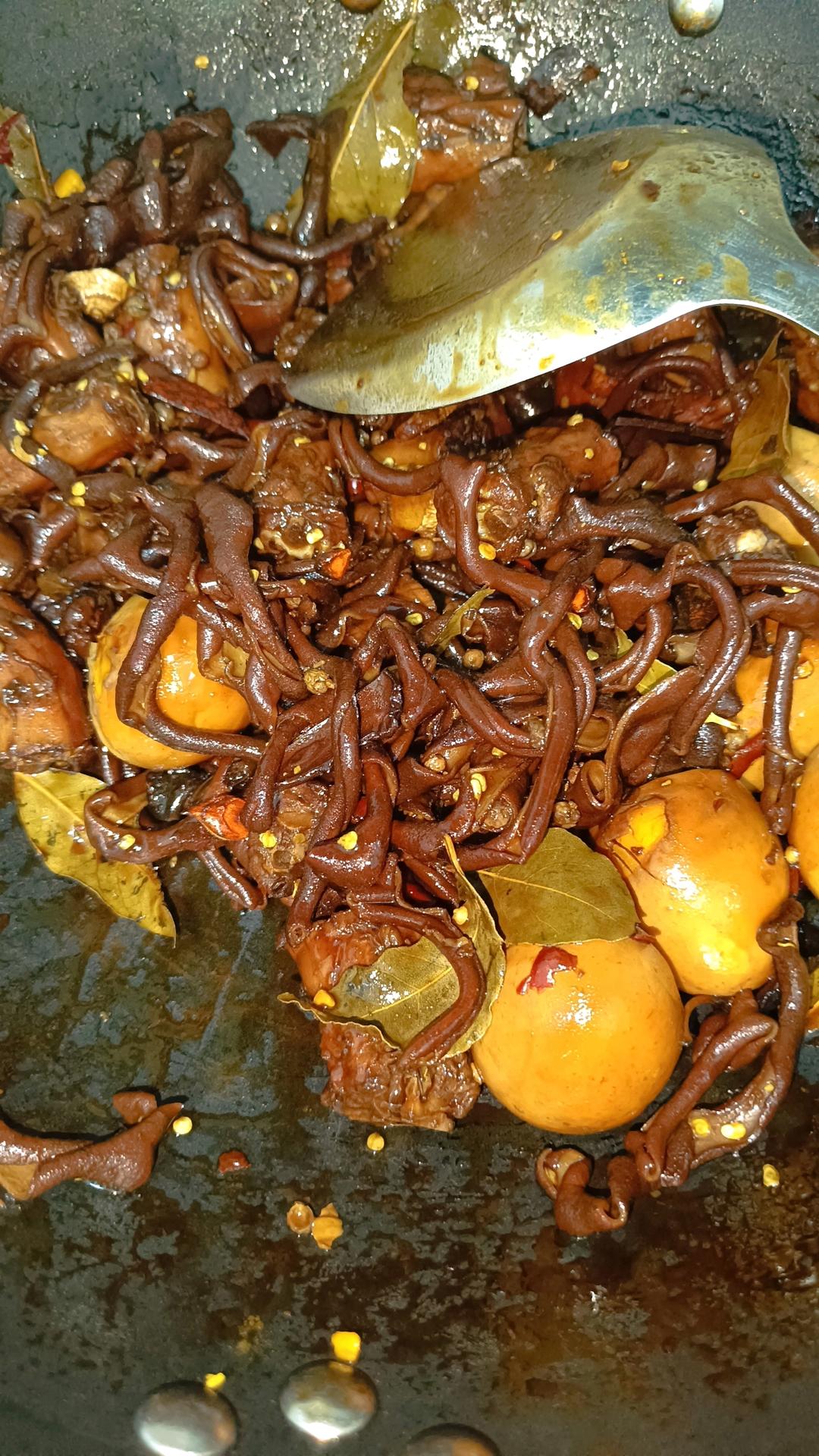 周黑鸭就是这个味儿~~卤鸭舌•鸭翅•鸭脖•鸭肠