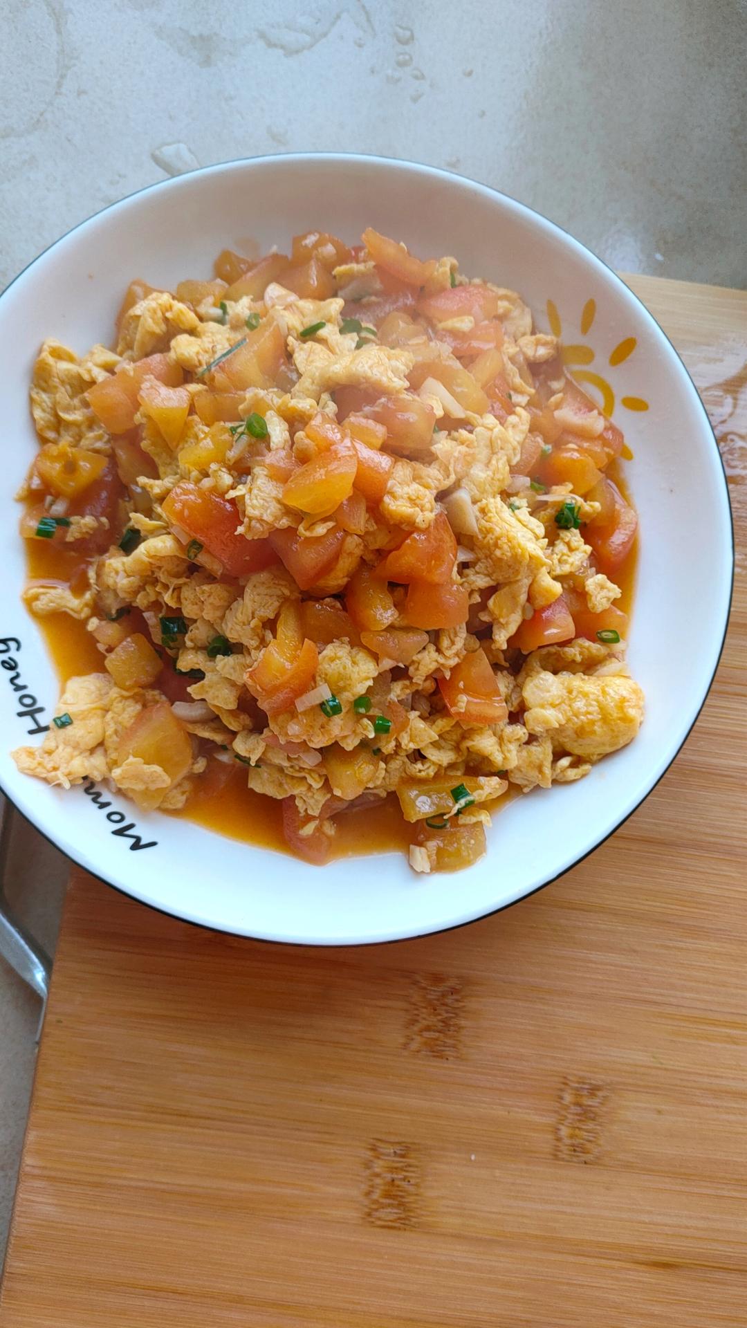 番茄炒鸡蛋（超浓的番茄味）