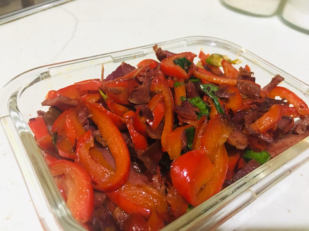减肥一人食～第2日甜椒炒卤牛肉