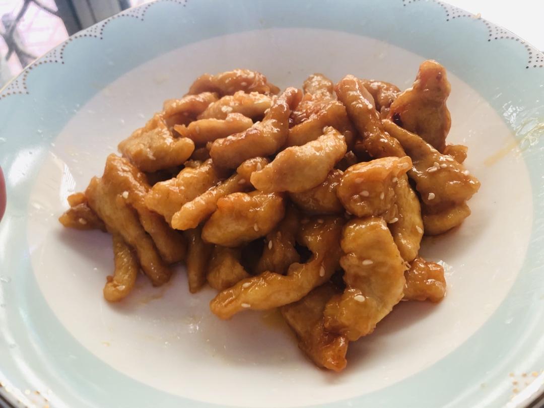 鸡胸肉版糖醋里脊，好吃不腻。大人小孩都喜欢！